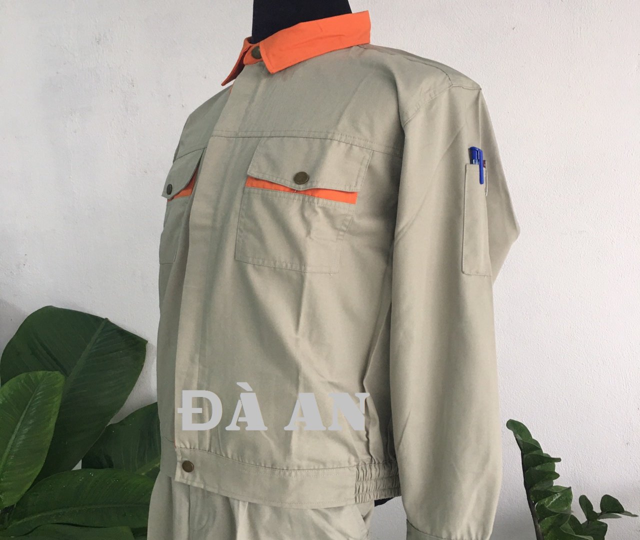 Mua quần áo công nhân ở Đà Nẵng