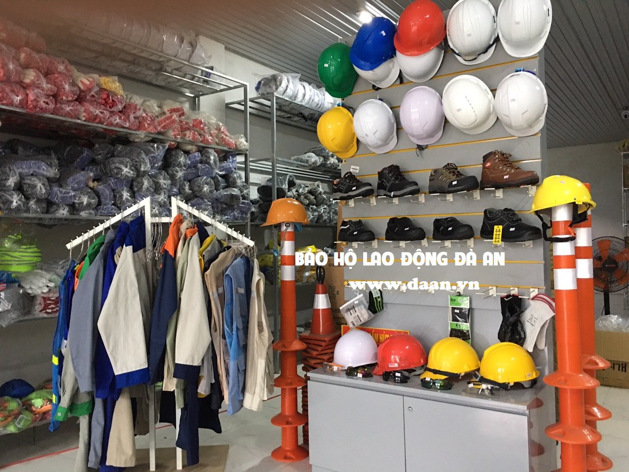 Cửa hàng bán bảo hộ lao động ở Kon Tum