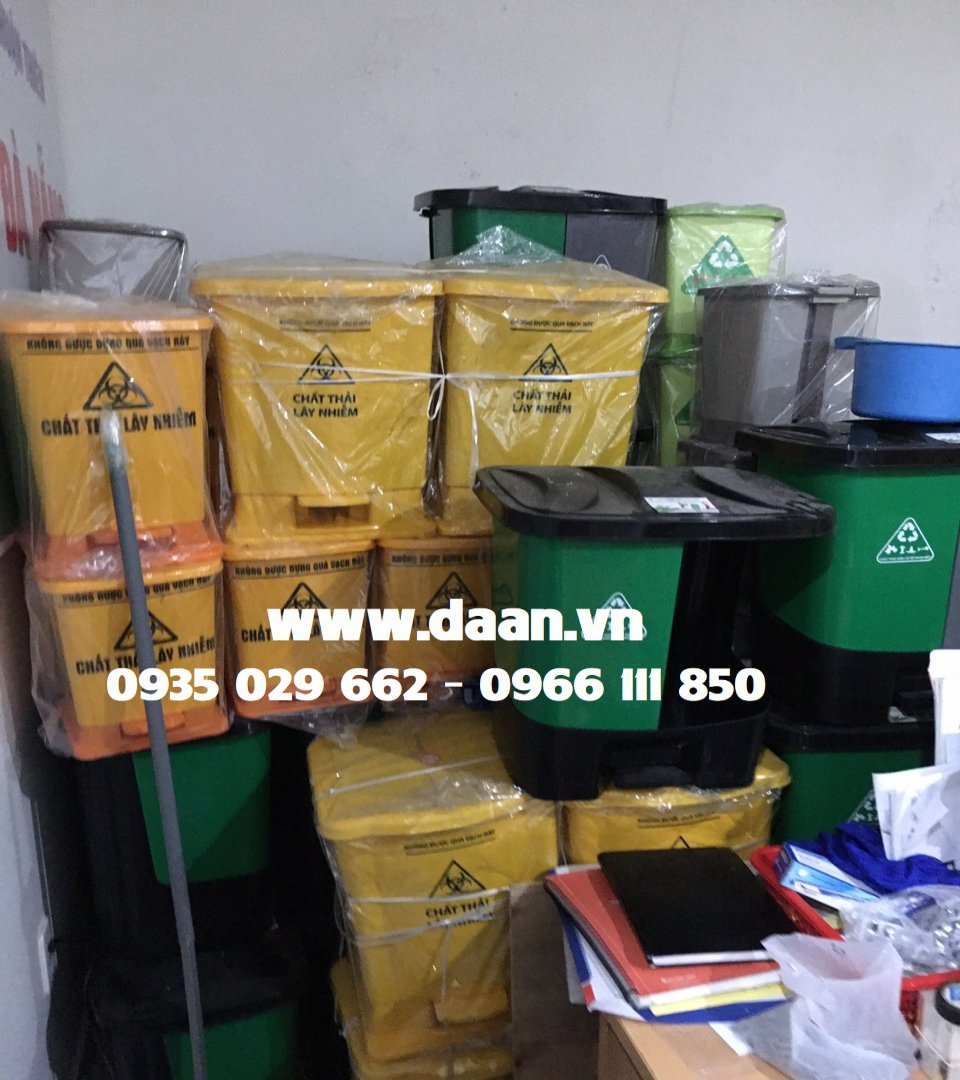 THÙNG RÁC Ở ĐÀ NẴNG