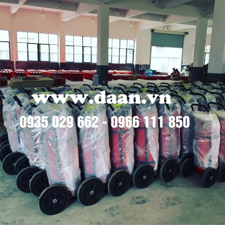 BÌNH CHỮA CHÁY XE ĐẨY
